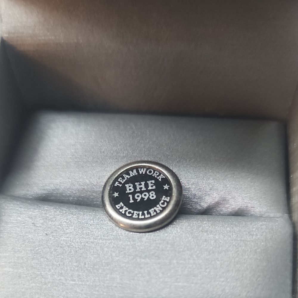 BHE 1998 Teamwork Excellence Pin - Silver